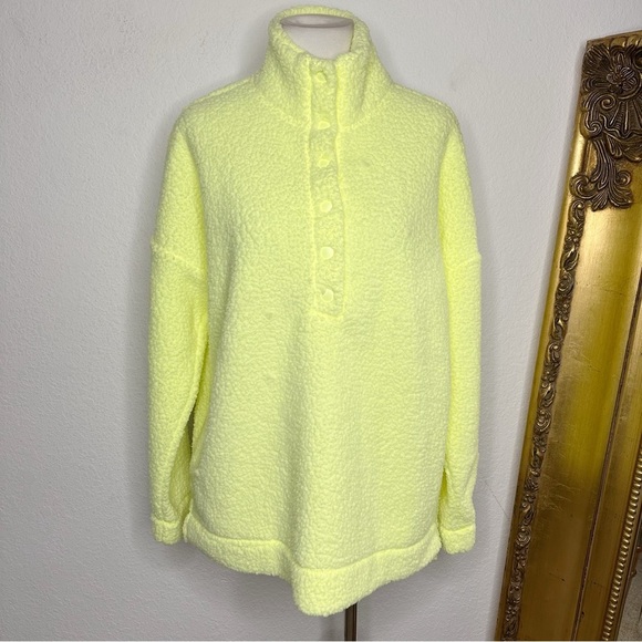 NWT Aerie Fluorescent Highlighter Yellow Teddy Bear Pullover Size Large $54.95 - Picture 1 of 8